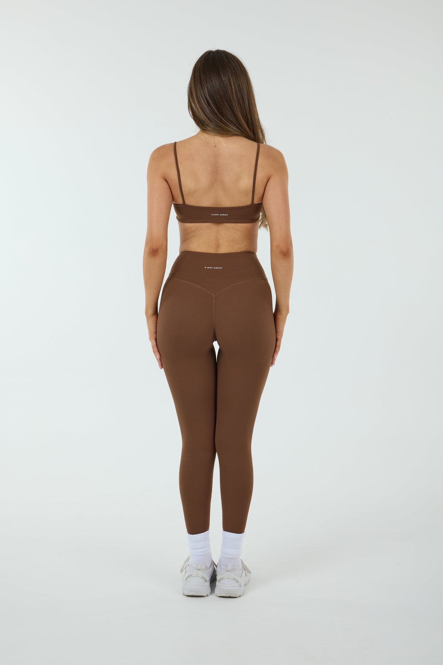 GIA CROP - MOCHA